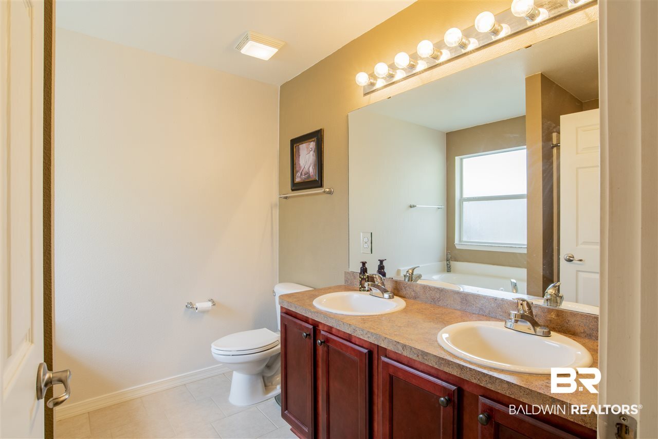 1808 South Bay Street Foley, AL 36535 - Photo 16 of 28 Double Vanity Garden Tub and Shower