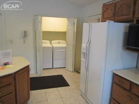 8538 North Seymour Road Flushing, MI 48433 - Photo 10 of 27 20427135-9.JPG