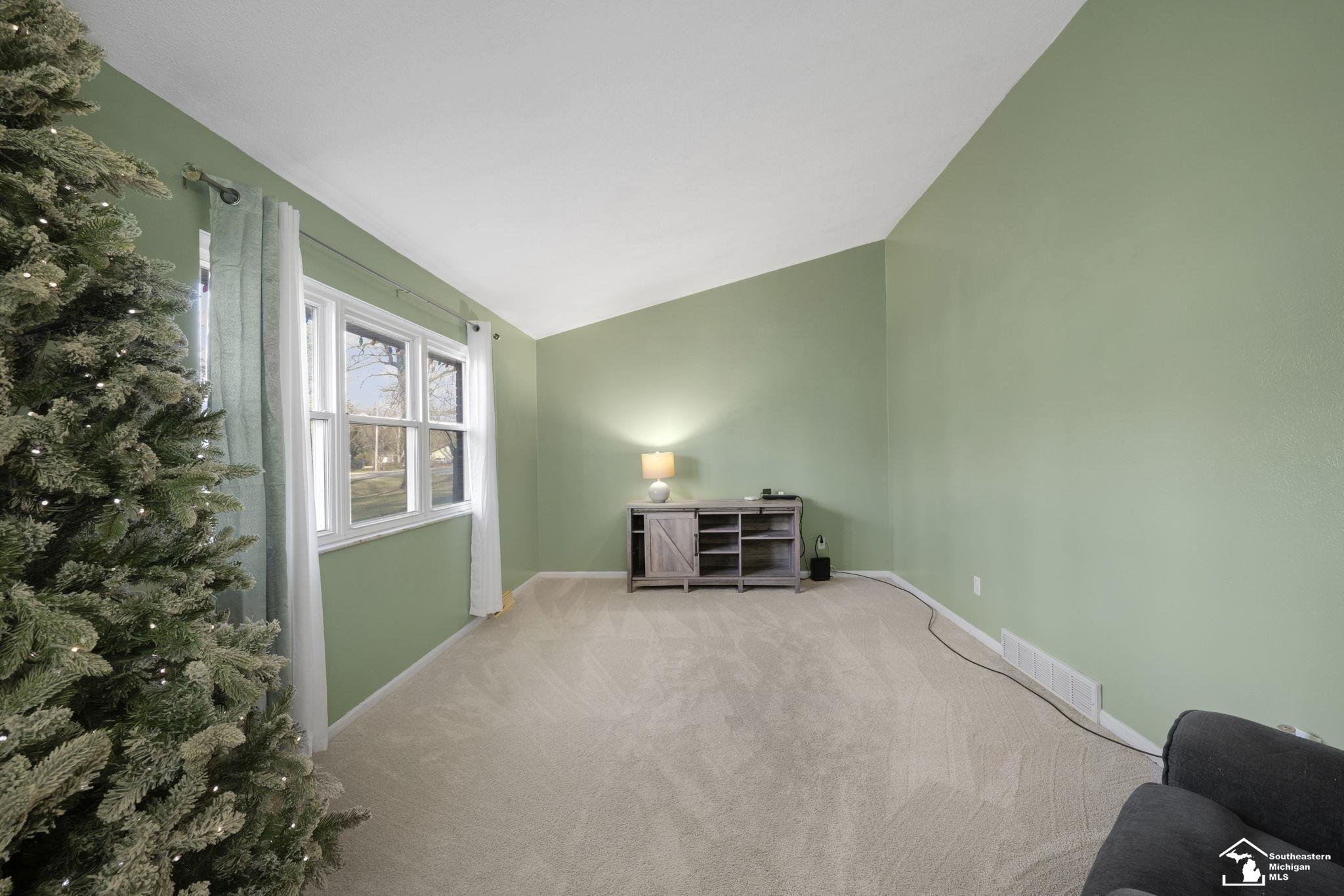 4285 Smith Road Lambertville, MI 48144 - Photo 7 of 66 50170008-d26aa49c-5490-4d13-91da-f1ad432427c6.JPG