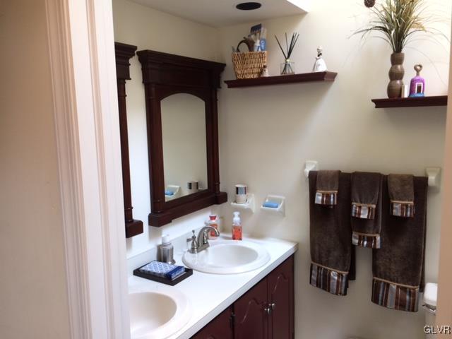 1233 Stanford Road Bethlehem, PA 18018 - Photo 19 of 29 Gallery Image 19