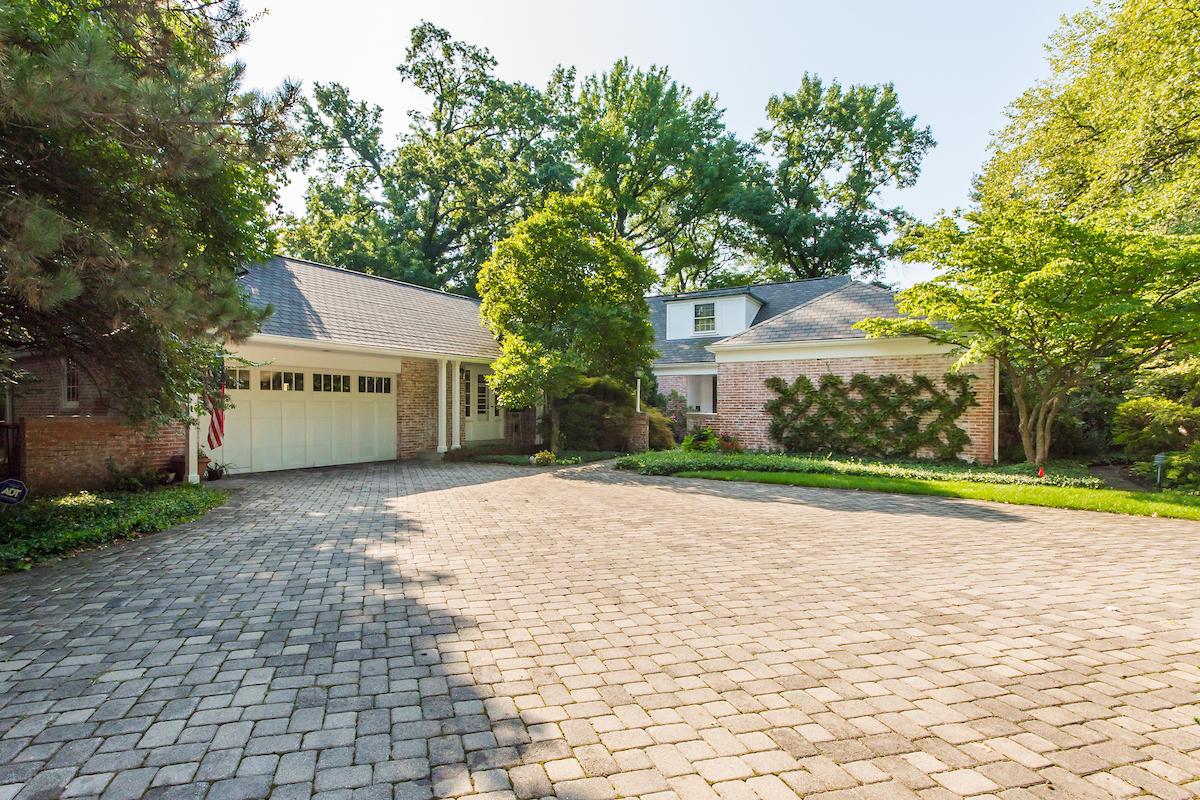 150 Ashbourne Road Columbus, OH 43209 - Photo 1 of 38