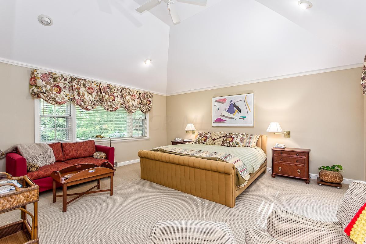 150 Ashbourne Road Columbus, OH 43209 - Photo 21 of 38