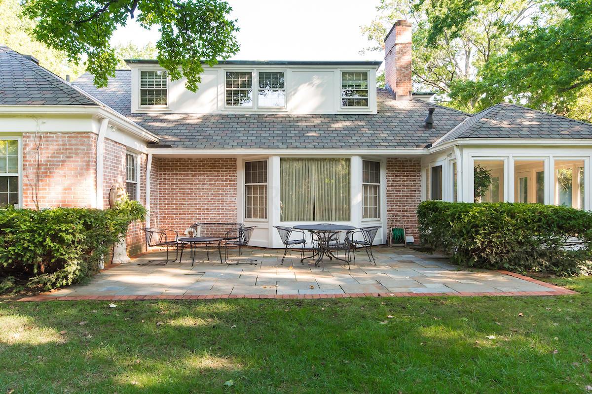 150 Ashbourne Road Columbus, OH 43209 - Photo 35 of 38