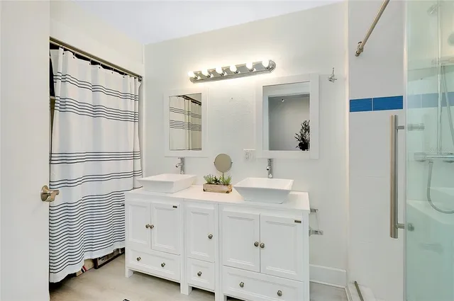 $1,299,000 | 446 Burns Court, Sarasota, FL 34236