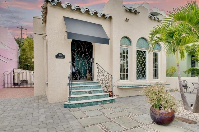 $1,299,000 | 446 Burns Court, Sarasota, FL 34236