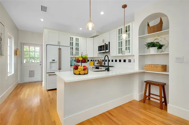 $1,299,000 | 446 Burns Court, Sarasota, FL 34236