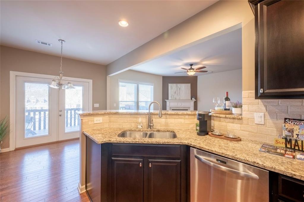 1206 Lake Point Way Suwanee, GA 30024 - Photo 11 of 50