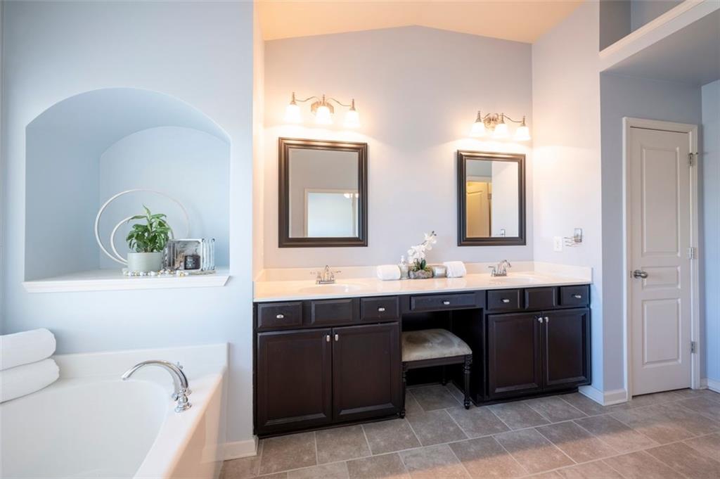 1206 Lake Point Way Suwanee, GA 30024 - Photo 22 of 50