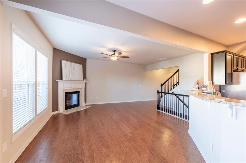 1206 Lake Point Way Suwanee, GA 30024 - Photo 7 of 50