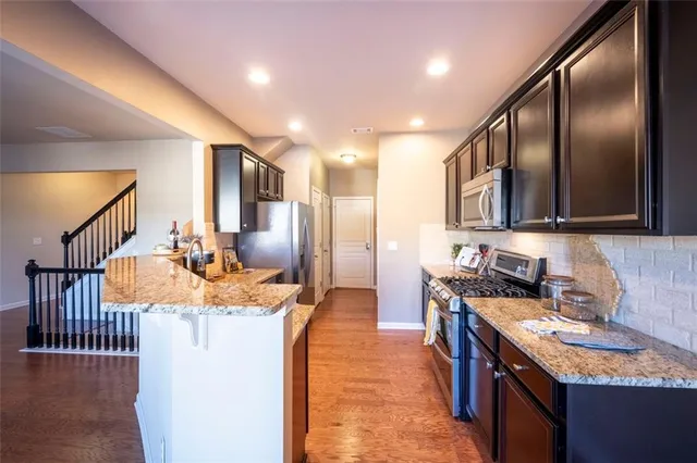 $440,000 | 1206 Lake Point Way, Suwanee, GA 30024