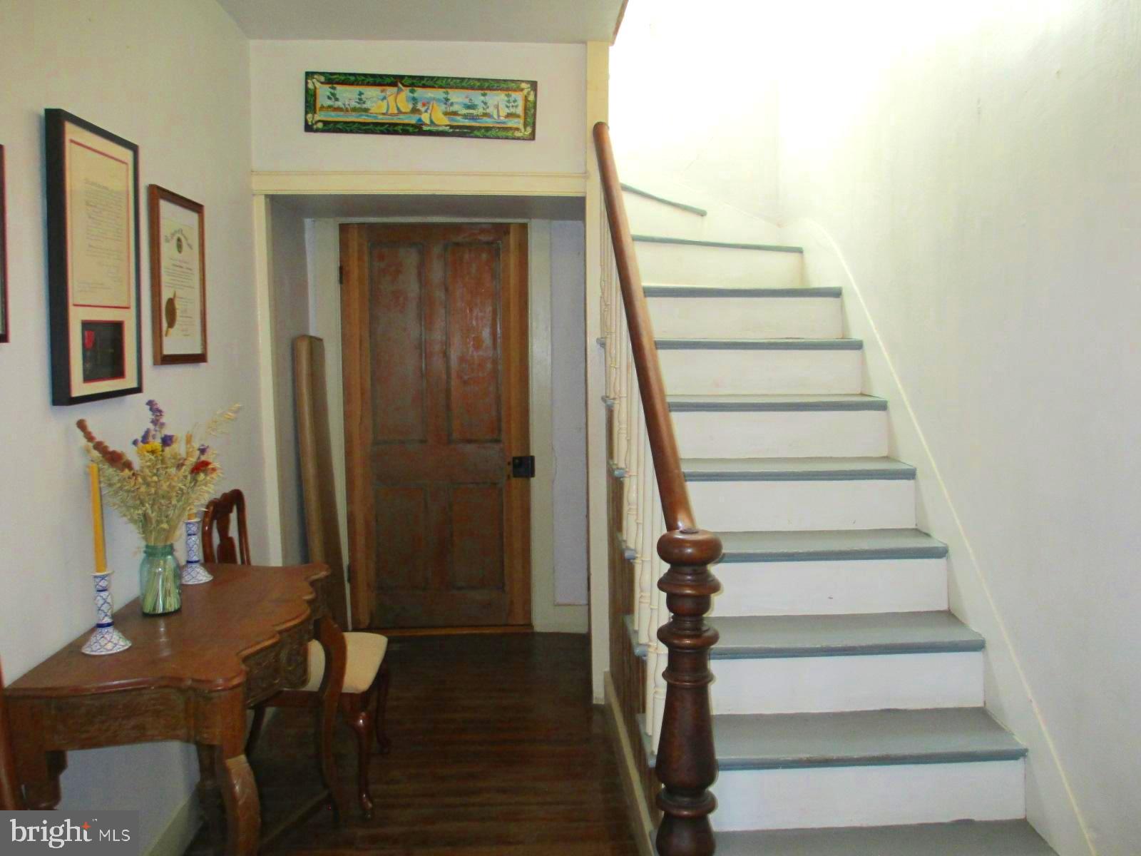 8355 Broad Neck Road Chestertown, MD 21620 - Photo 17 of 33 a view of a hallway with seating area
