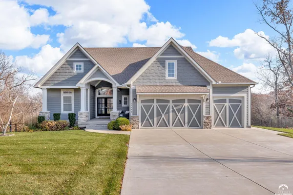 $849,000 | 17342 Blue Moon Lane, Tonganoxie, KS 66086