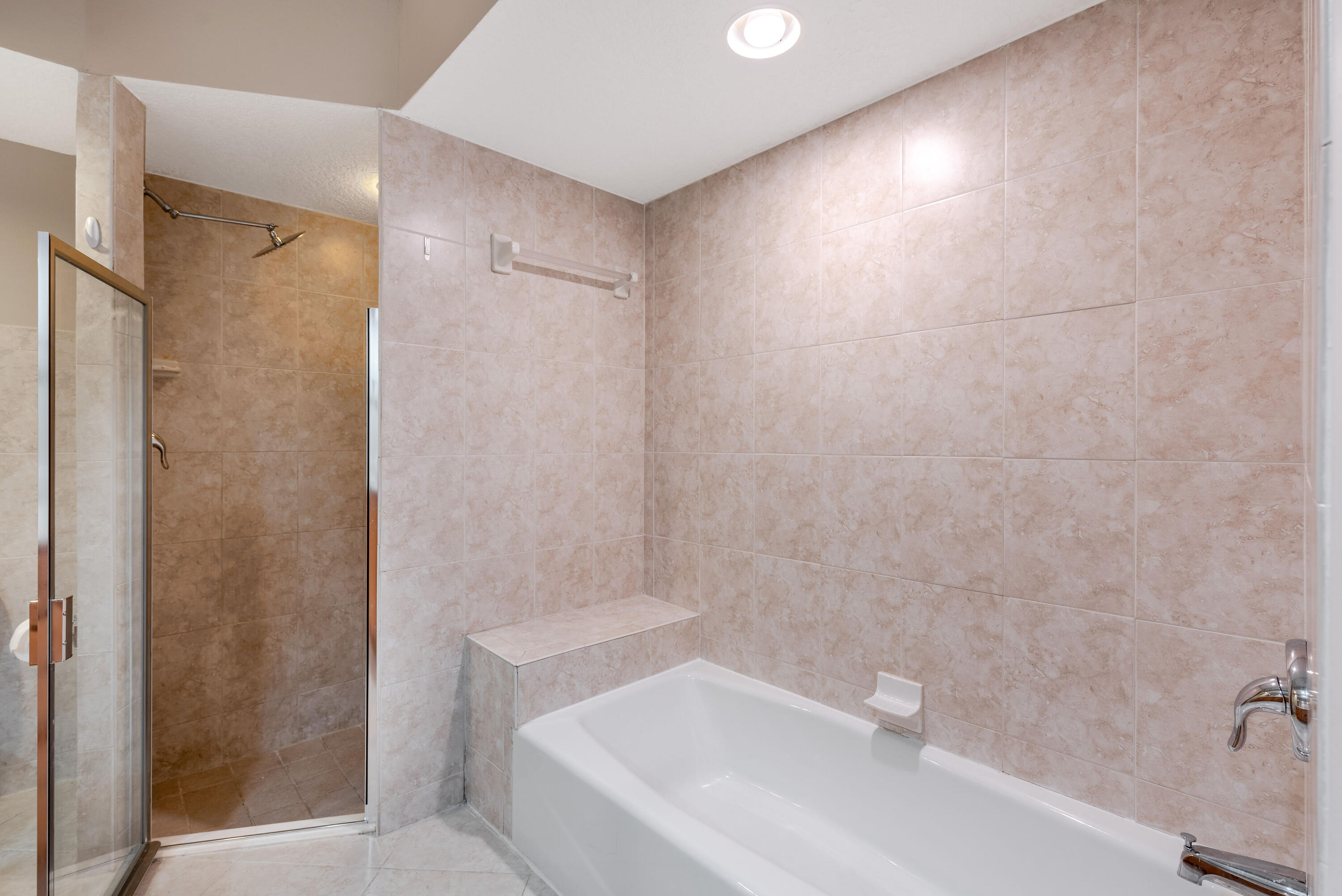 8686 Eagle Run Drive Boca Raton, FL 33434 - Photo 26 of 41 Primary Bath/shower