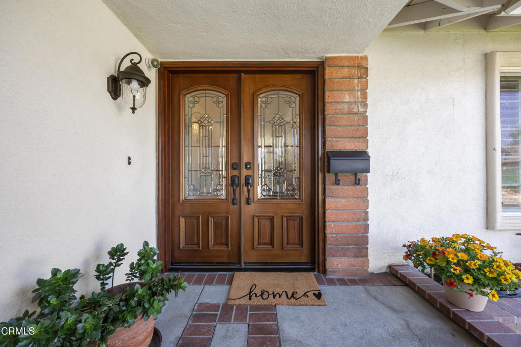 9263 La Shell Drive Tujunga, CA 91042 - Photo 4 of 53 9263 La Shell Dr-4