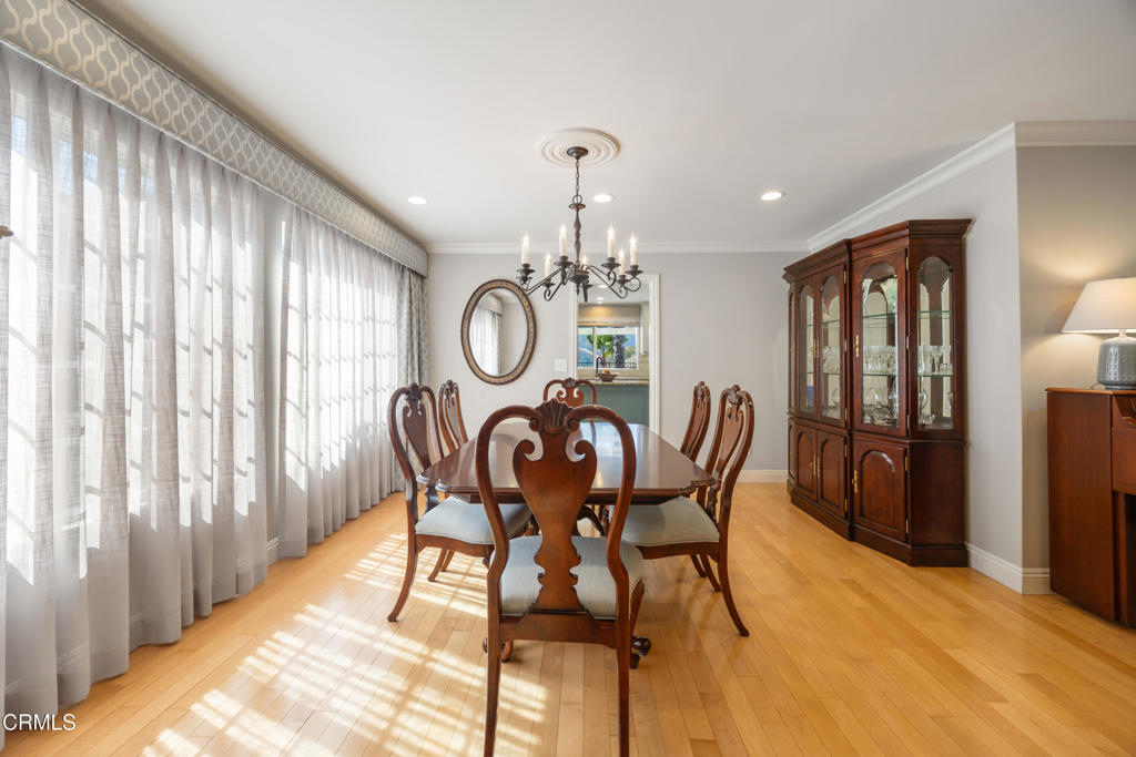 9263 La Shell Drive Tujunga, CA 91042 - Photo 10 of 53 9263 La Shell Dr-10