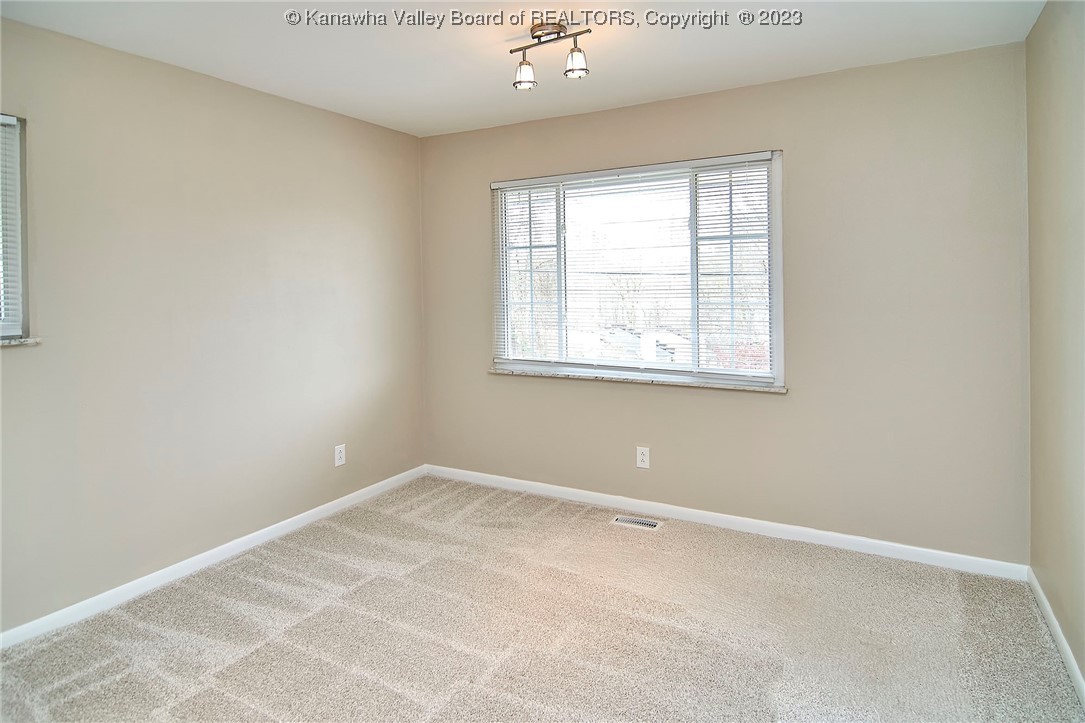 1566 Smith Road Charleston, WV 25314 - Photo 13 of 24 Gallery Image 13