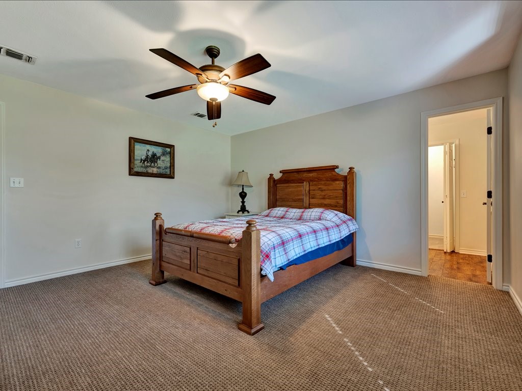 260 Fish Road Lufkin, TX 75901 - Photo 16 of 50