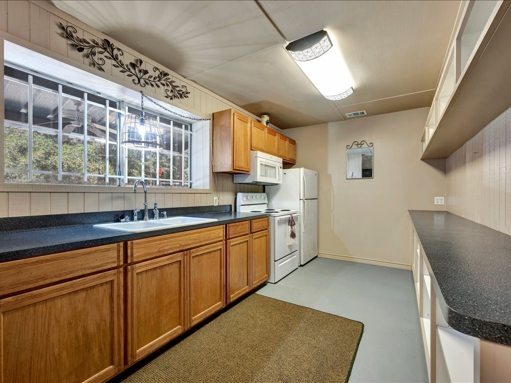 260 Fish Road Lufkin, TX 75901 - Photo 38 of 50