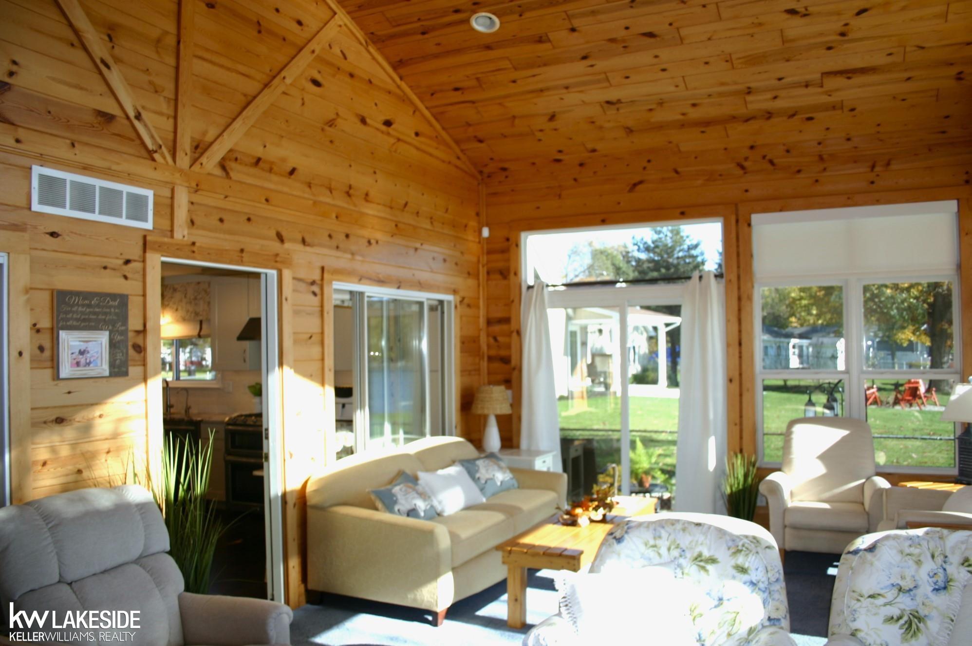 3564 Rush Lake Road Pinckney, MI 48169 - Photo 16 of 55 50125941-15.JPG