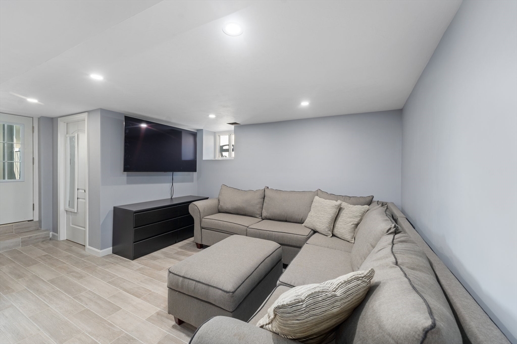 12 Caprera Road Worcester, MA 01604 - Photo 25 of 42 Gallery Image 25