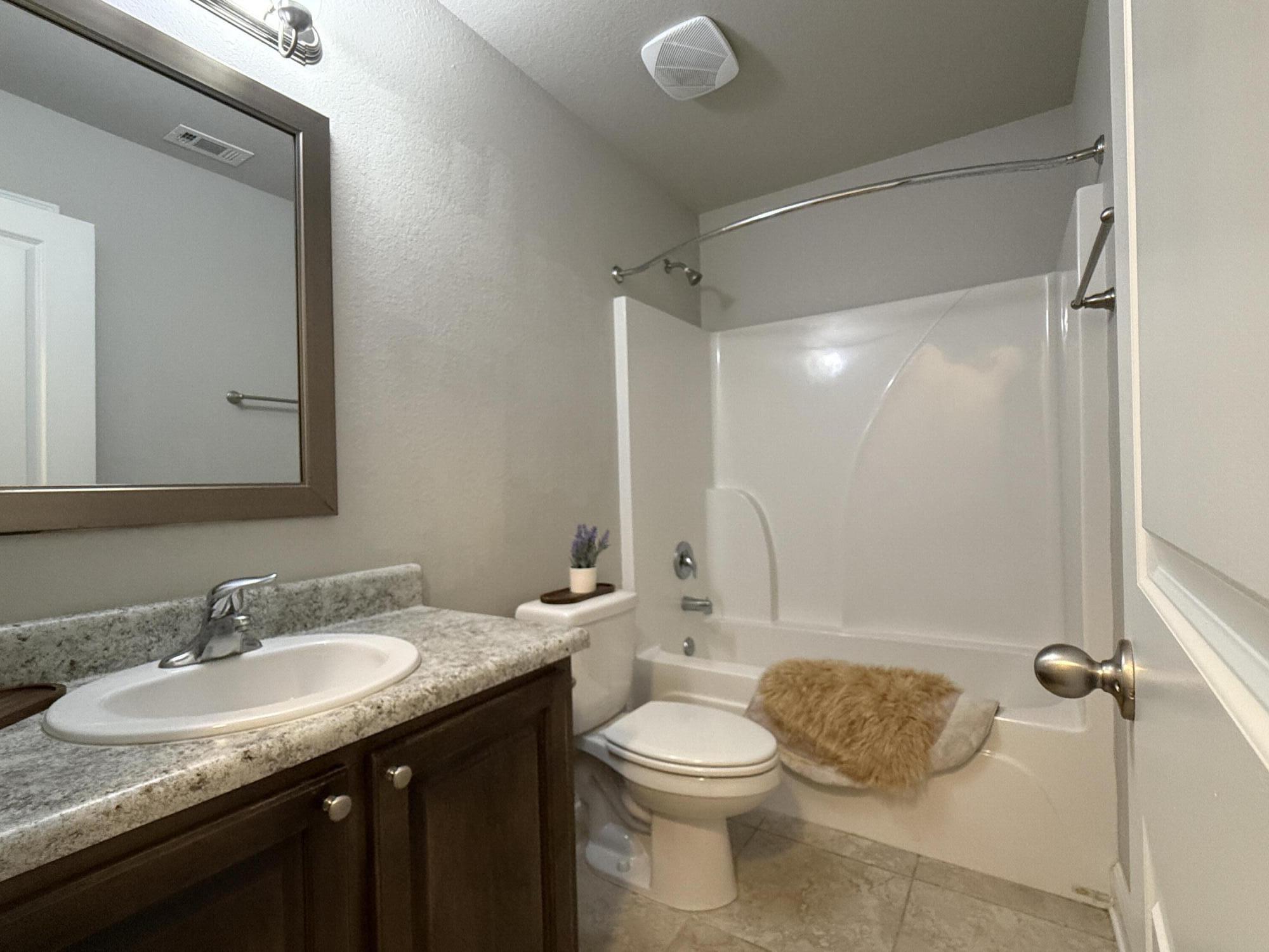 670 Red Fern Road Crestview, FL 32536 - Photo 49 of 58 Guest Bath Tan 2