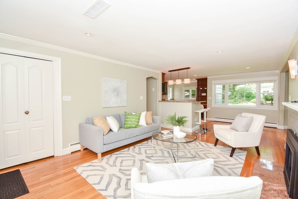 3 Augustus Road Waltham, MA 02452 - Photo 4 of 31 Gallery Image 4