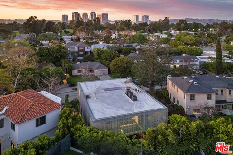 a picture of a bathroom with a sink