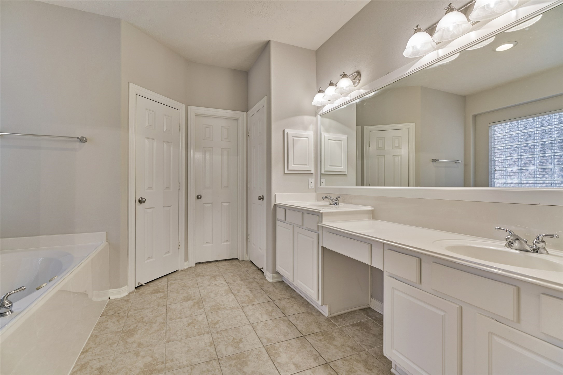 7 Raindance Court The Woodlands, TX 77385 - Photo 27 of 47