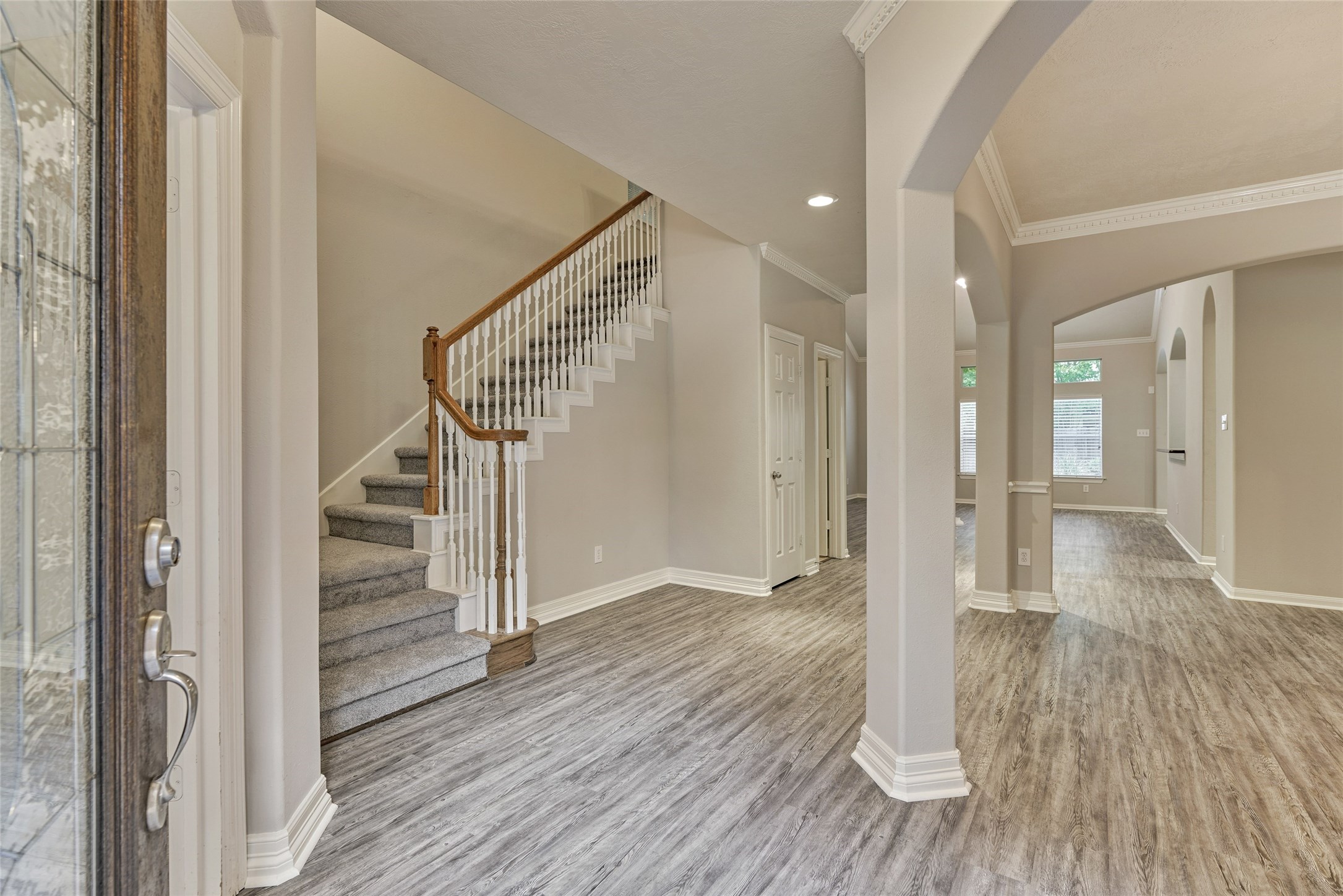 7 Raindance Court The Woodlands, TX 77385 - Photo 3 of 47