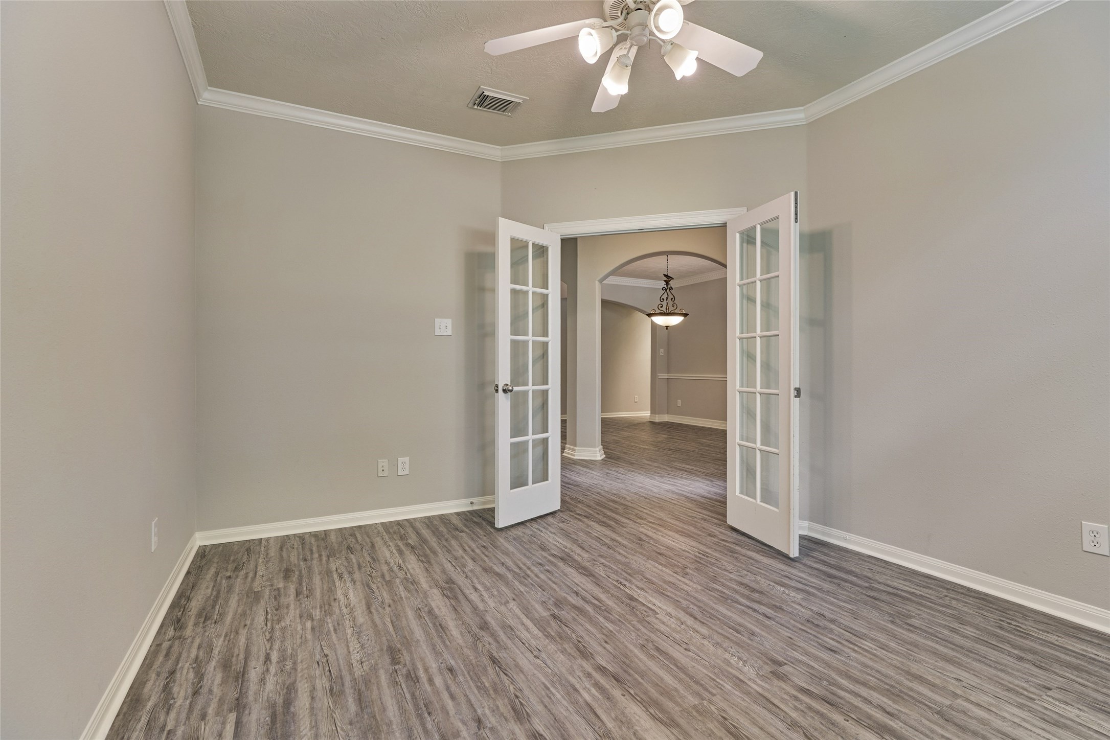 7 Raindance Court The Woodlands, TX 77385 - Photo 7 of 47