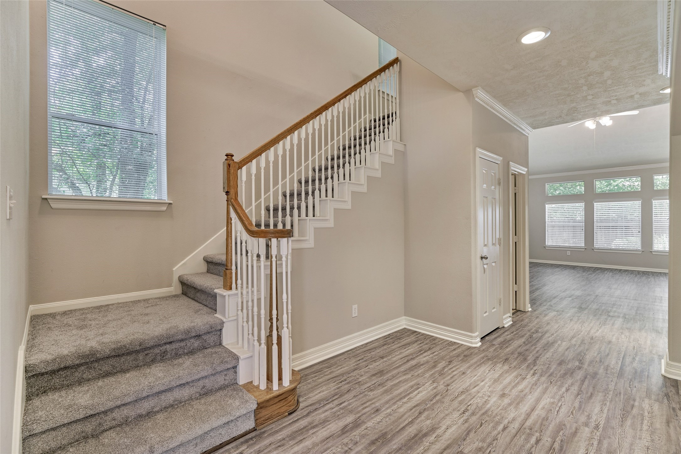 7 Raindance Court The Woodlands, TX 77385 - Photo 9 of 47