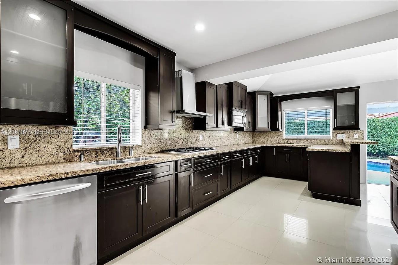 375 Southwest 20th Road, Unit 1 Miami, FL 33129 - Photo 12 of 15 Gallery Image 12