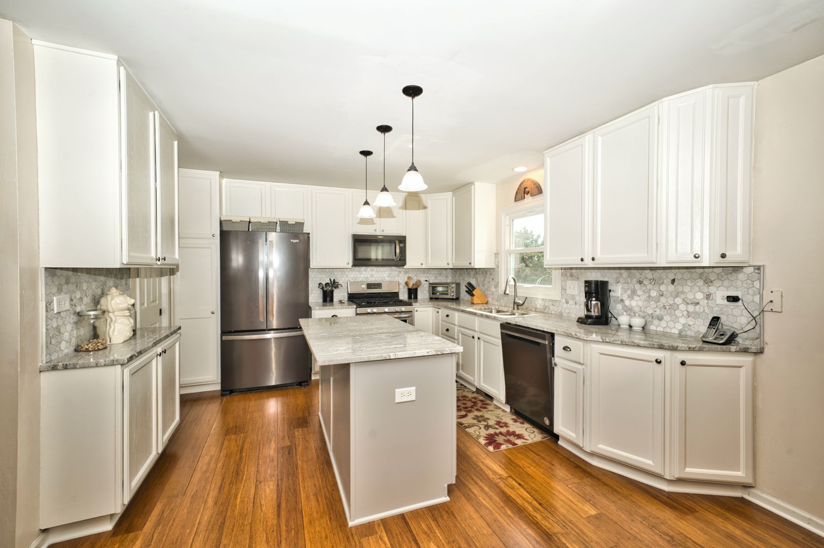 2885 Weld Road Elgin, IL 60124 - Photo 3 of 33