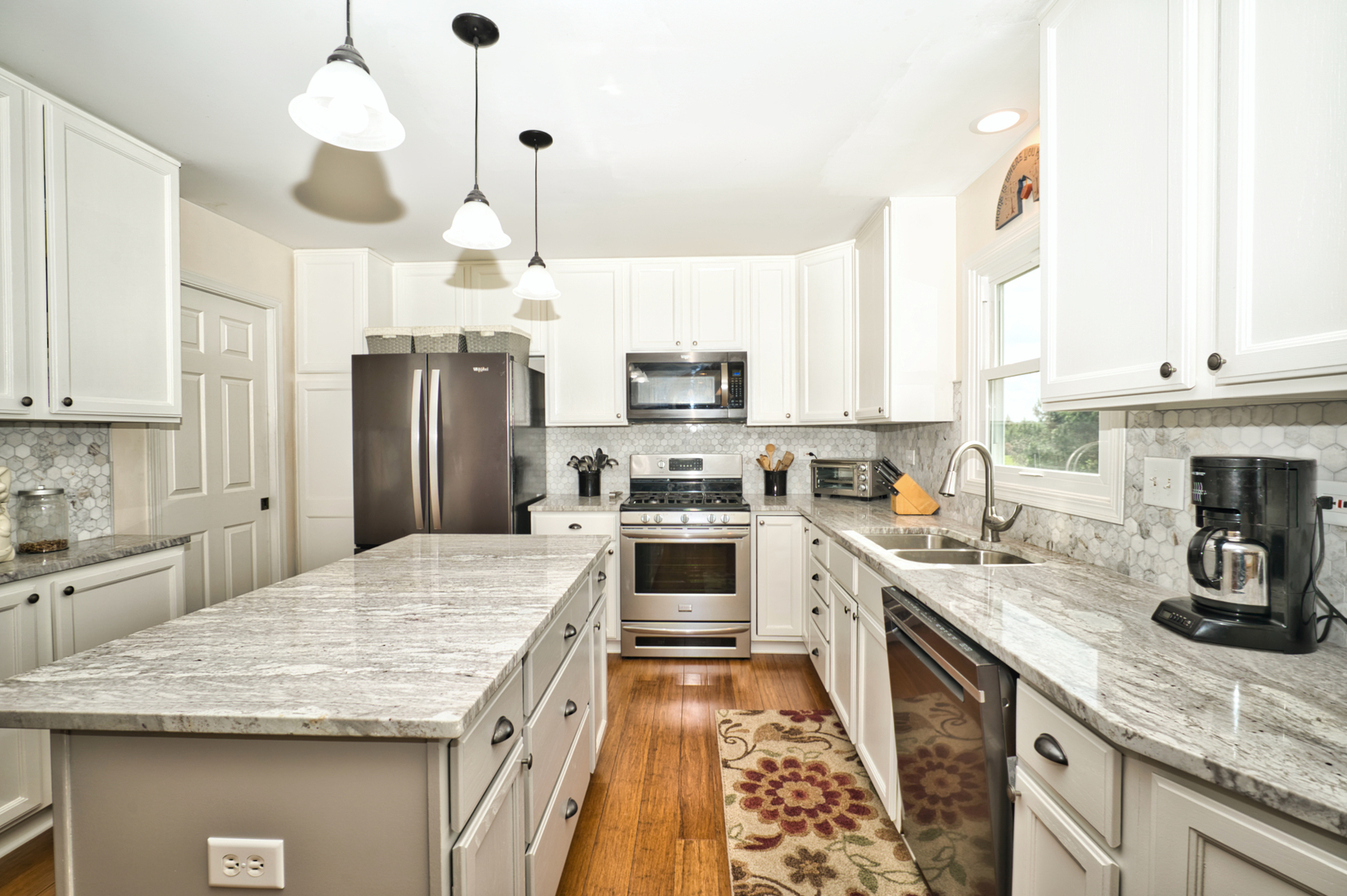 2885 Weld Road Elgin, IL 60124 - Photo 4 of 33