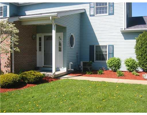 727 Rollinson Road Hermitage, PA 16148 - Photo 1 of 9 Exterior Front.