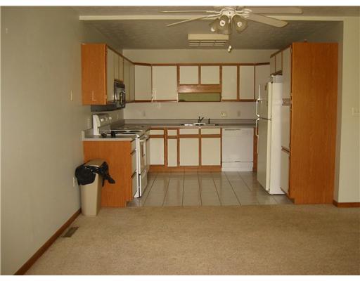 727 Rollinson Road Hermitage, PA 16148 - Photo 3 of 9 Kitchen.