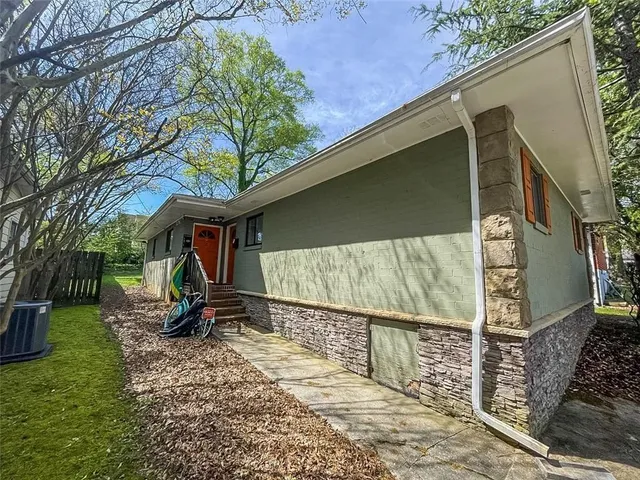 $1,175 | 1332 Eubanks Avenue, Unit 1, Atlanta, GA 30344