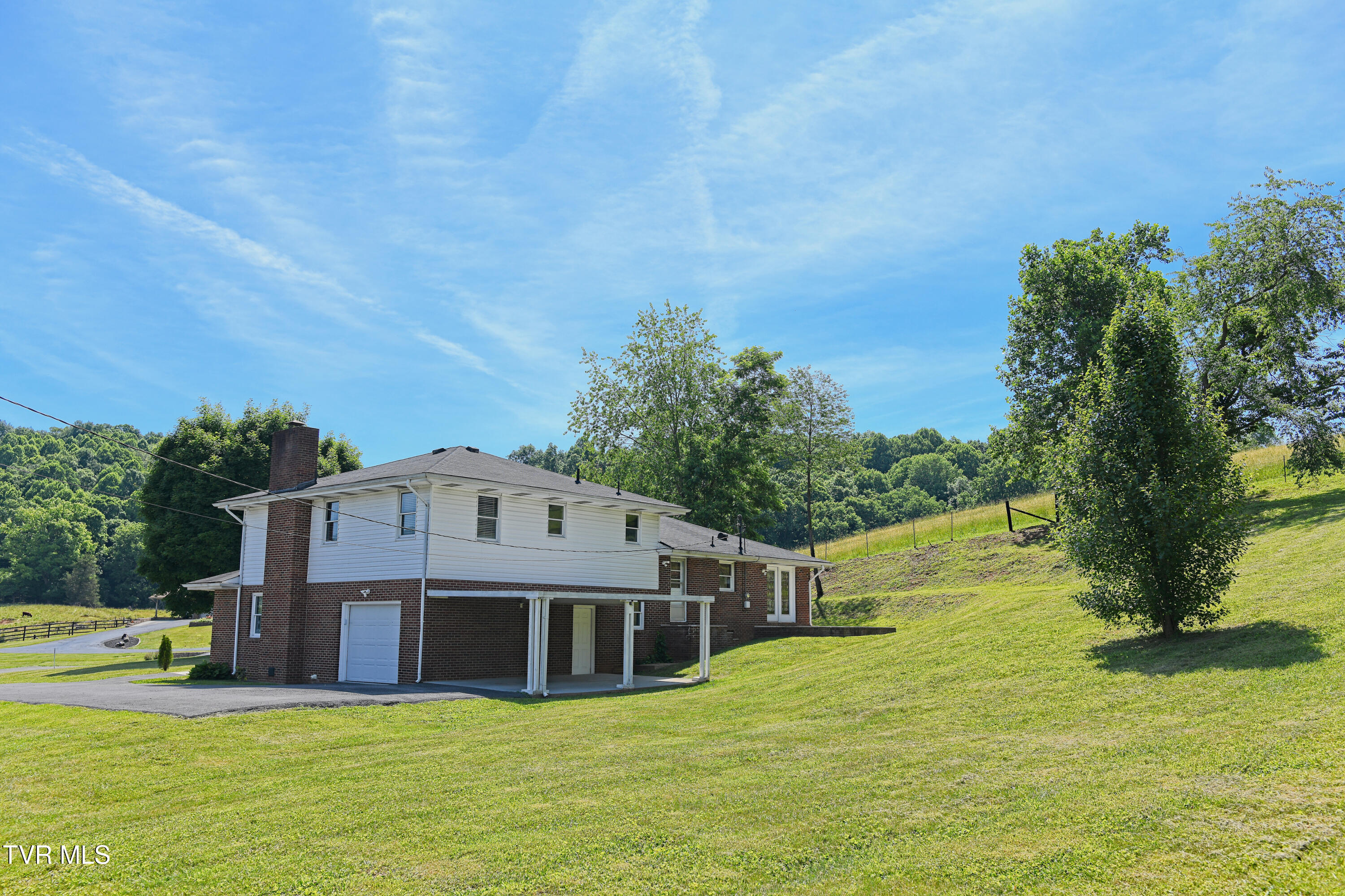 148 Unaka Subdivision Road Elizabethton, TN 37643 - Photo 44 of 53 Outside DSC_3238Edit smaller size