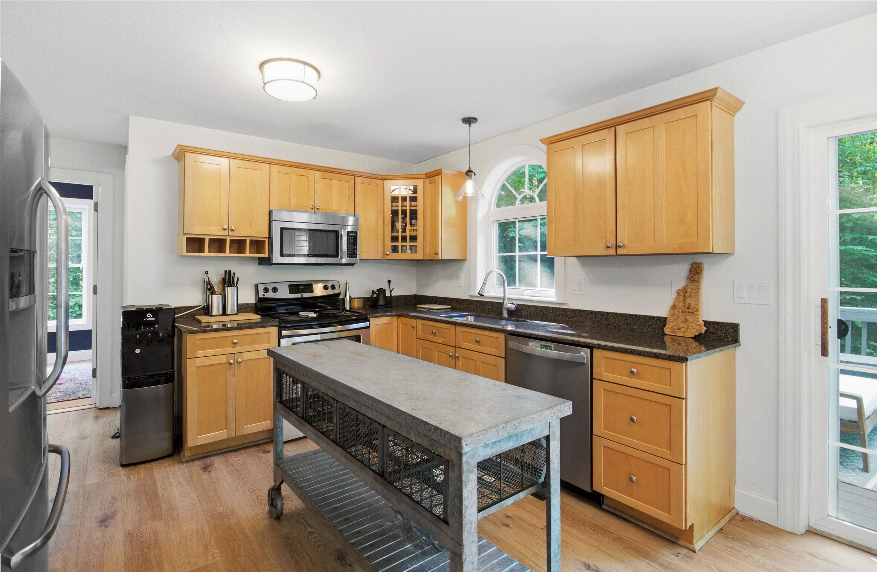 542 Cross Country Road Pembroke, NH 03275 - Photo 6 of 24 Gallery Image 6