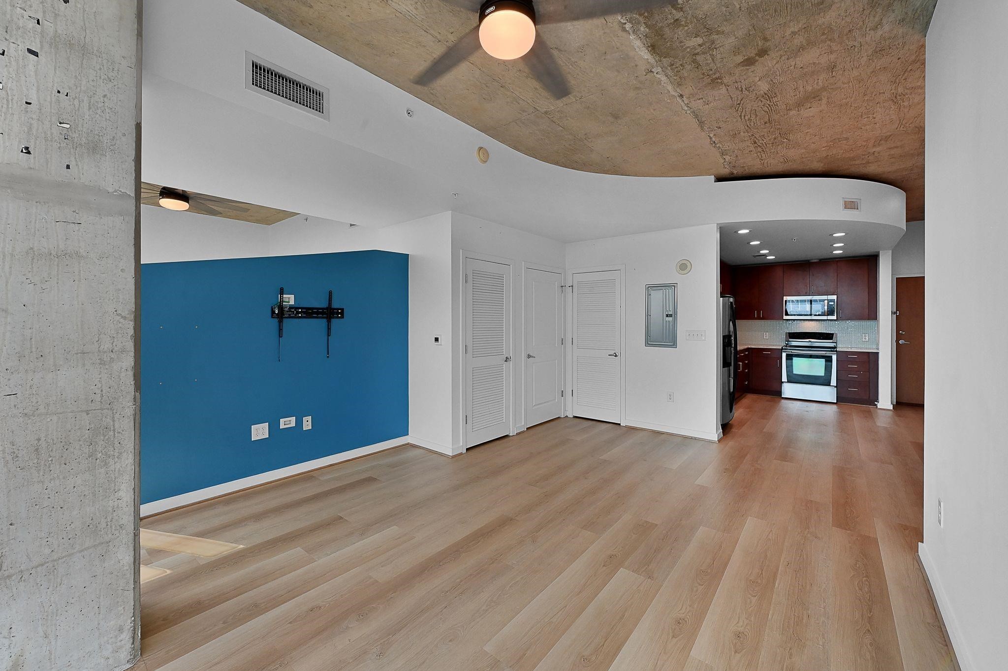 5925 Almeda Road, Unit 10909 Houston, TX 77004 - Photo 3 of 31