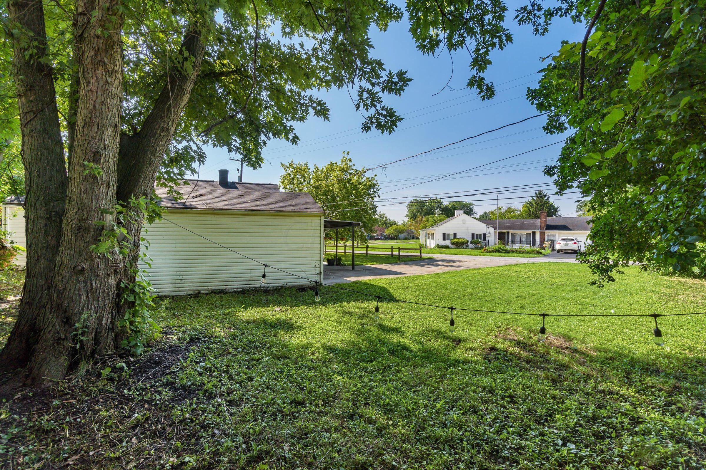 209 South Hampton Road Columbus, OH 43213 - Photo 6 of 32 B3F13C89-BBD6-4452-90B4-7282ECCC61B0