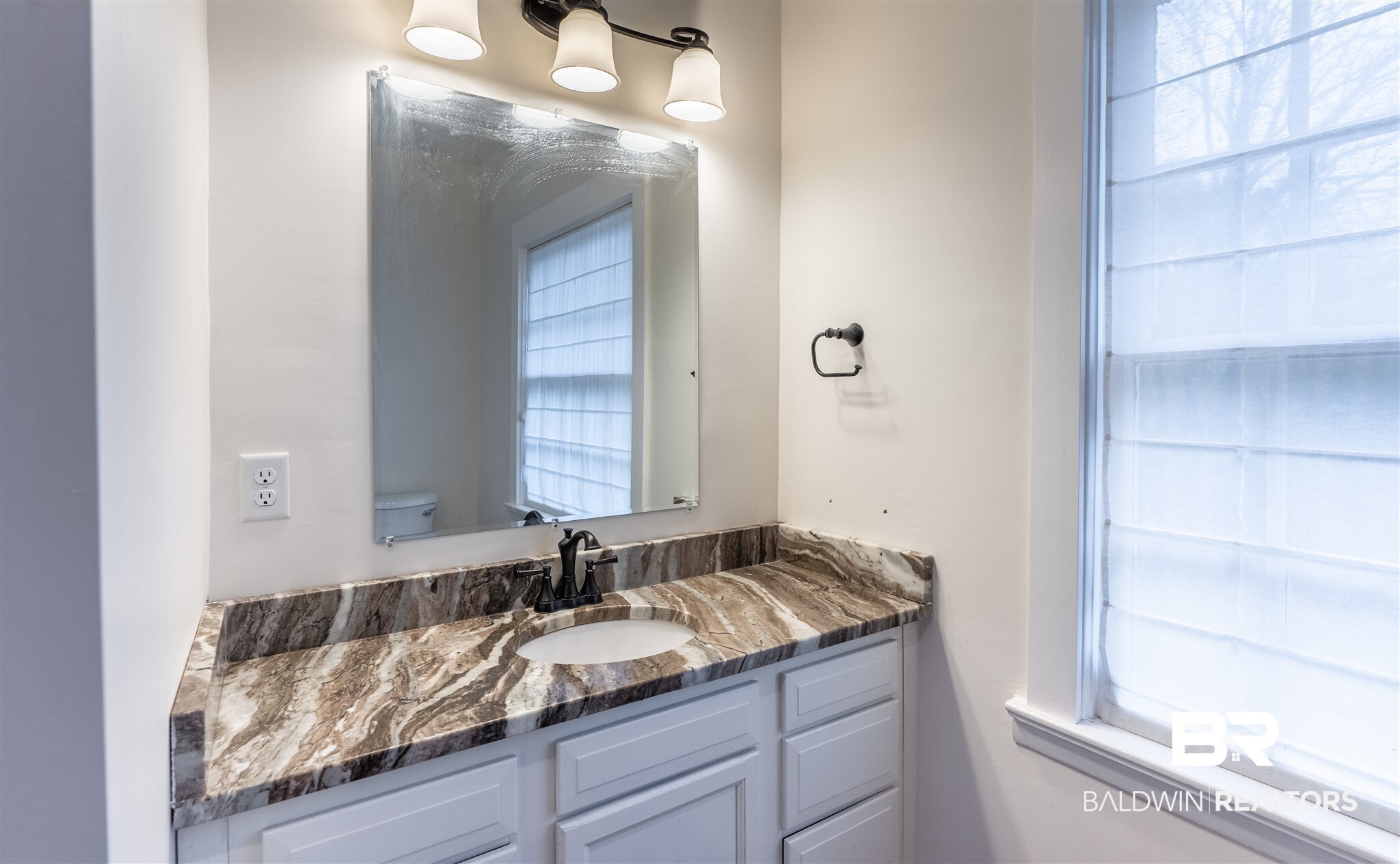 6601 Private Road 181 Eight Mile, AL 36613 - Photo 15 of 32 Granite Vanity