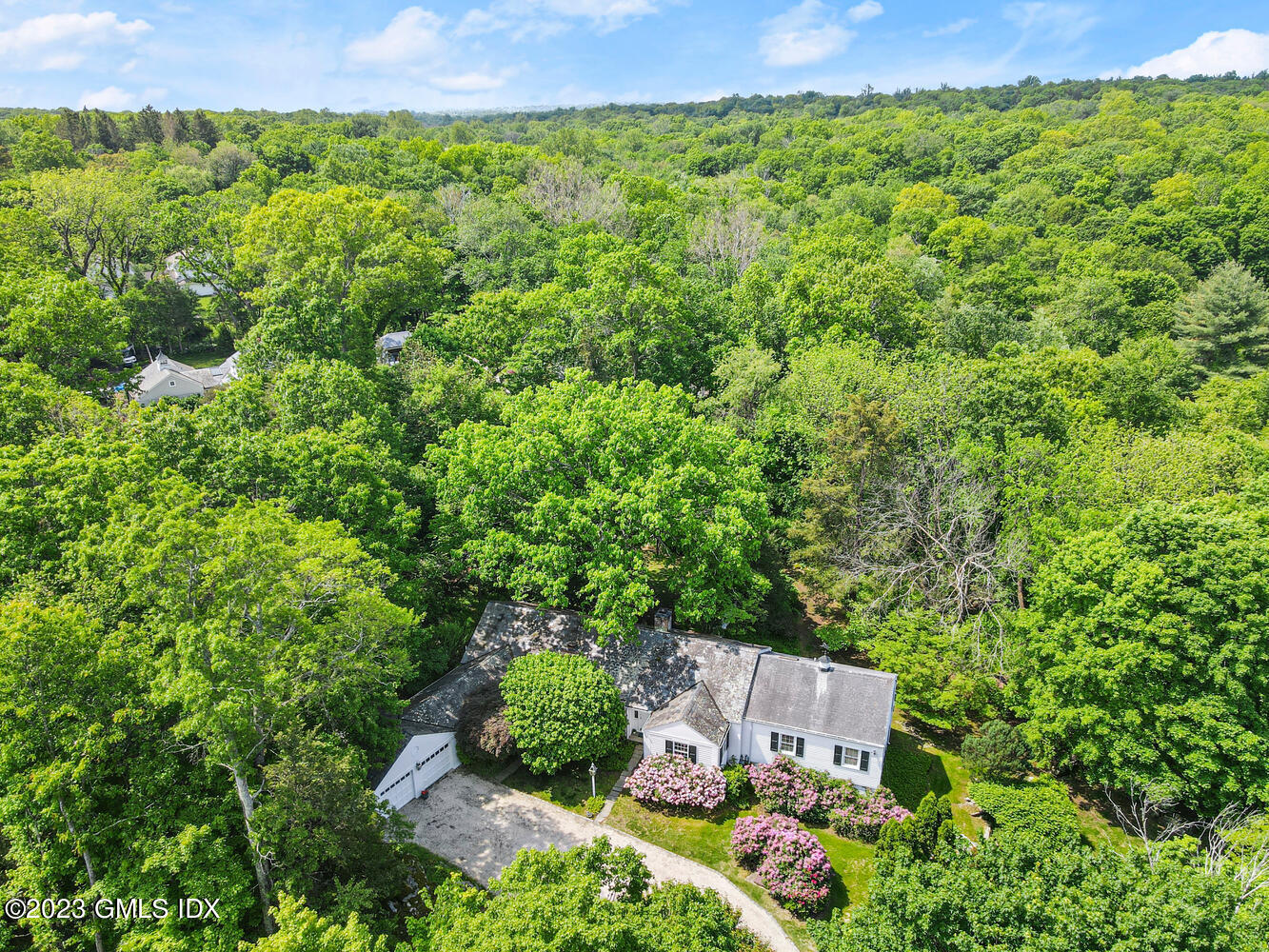 320 Cognewaugh Road Cos Cob, CT 06807 - Photo 34 of 38 a view of a garden