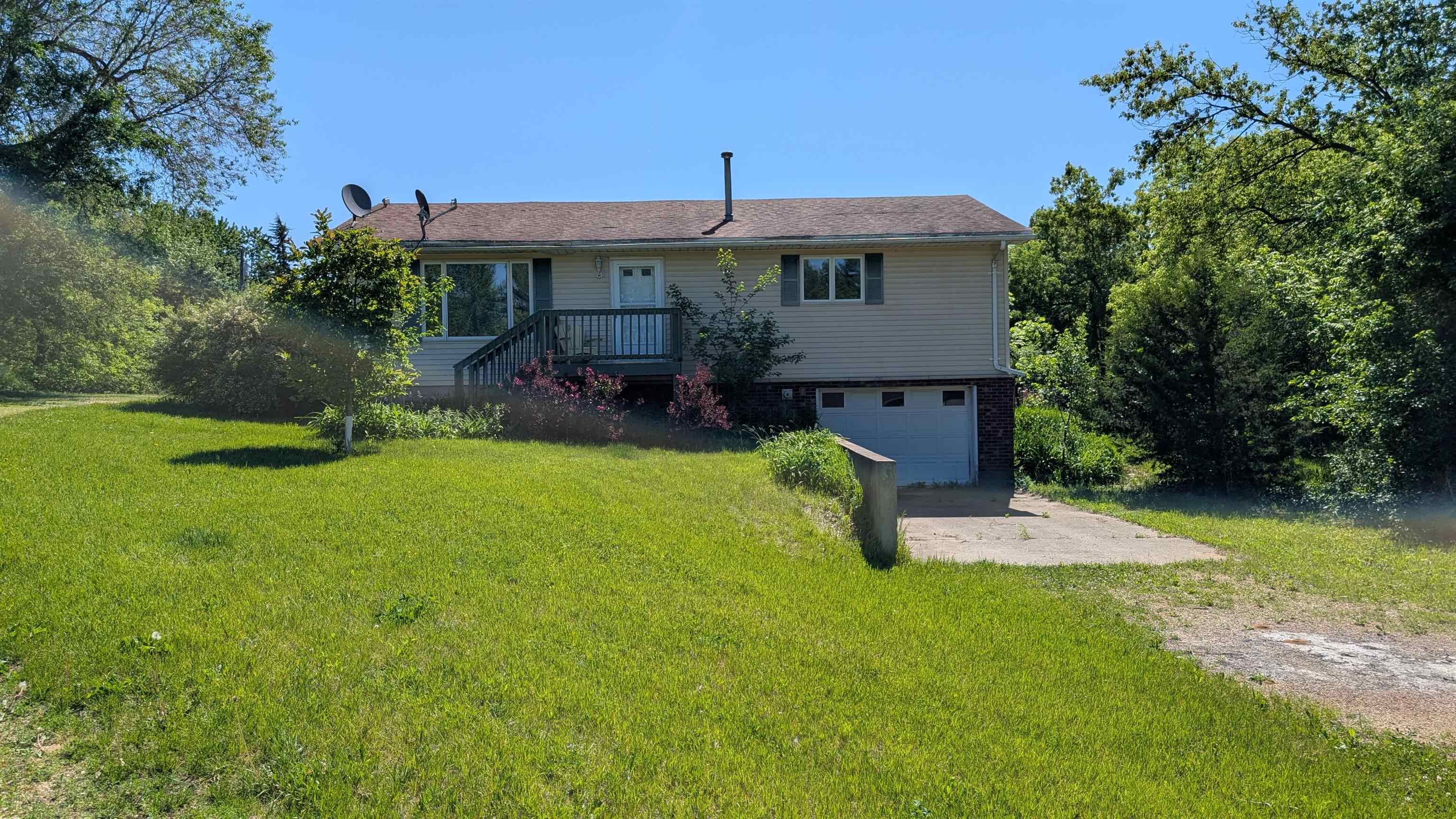 N3126 Oak Road Markesan, WI 53946 - Photo 1 of 26