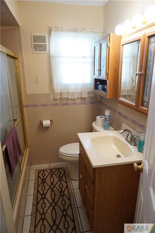 8 Wendy Road Colonia, NJ 07067 - Photo 14 of 24 Gallery Image 14