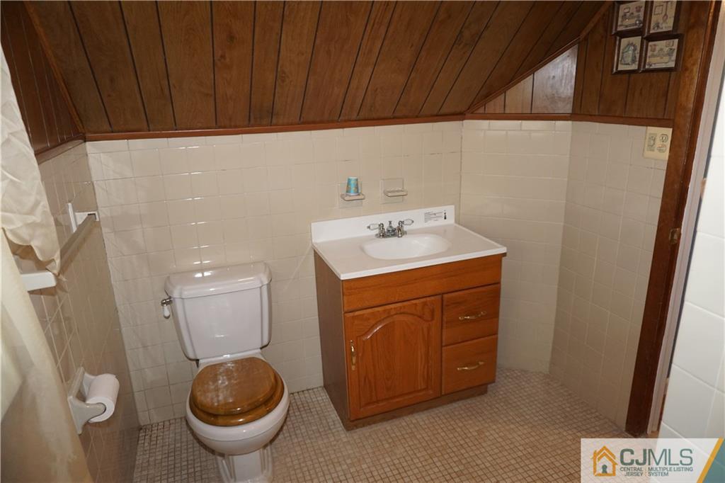 8 Wendy Road Colonia, NJ 07067 - Photo 20 of 24 Gallery Image 20