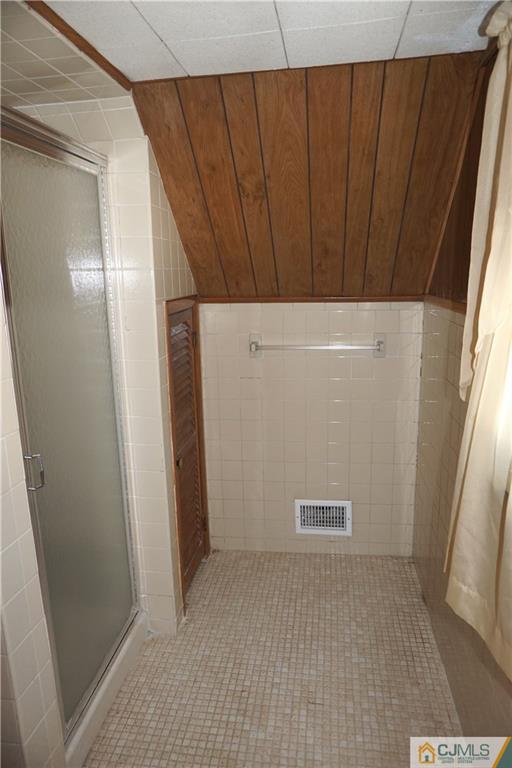 8 Wendy Road Colonia, NJ 07067 - Photo 21 of 24 Gallery Image 21