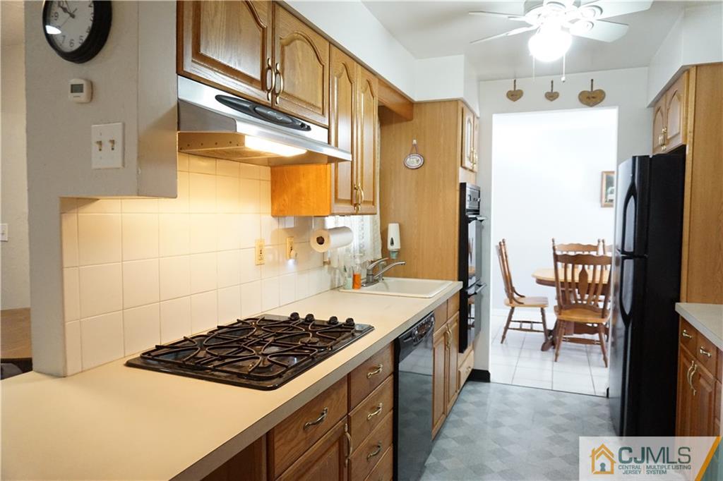 8 Wendy Road Colonia, NJ 07067 - Photo 9 of 24 Gallery Image 9