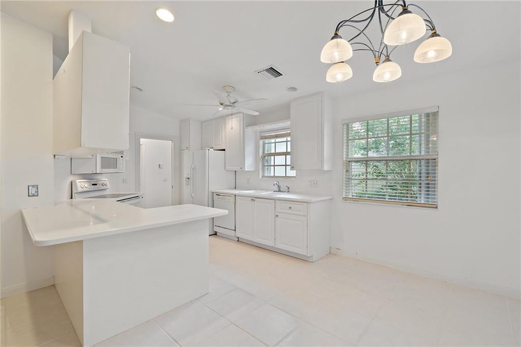 912 Southwest Balmoral Trace Stuart, FL 34997 - Photo 7 of 29 Gallery Image 7