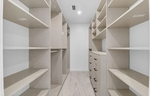 $599,000 | 7819 Lakeside Boulevard, Unit 812, Boca Raton, FL 33434